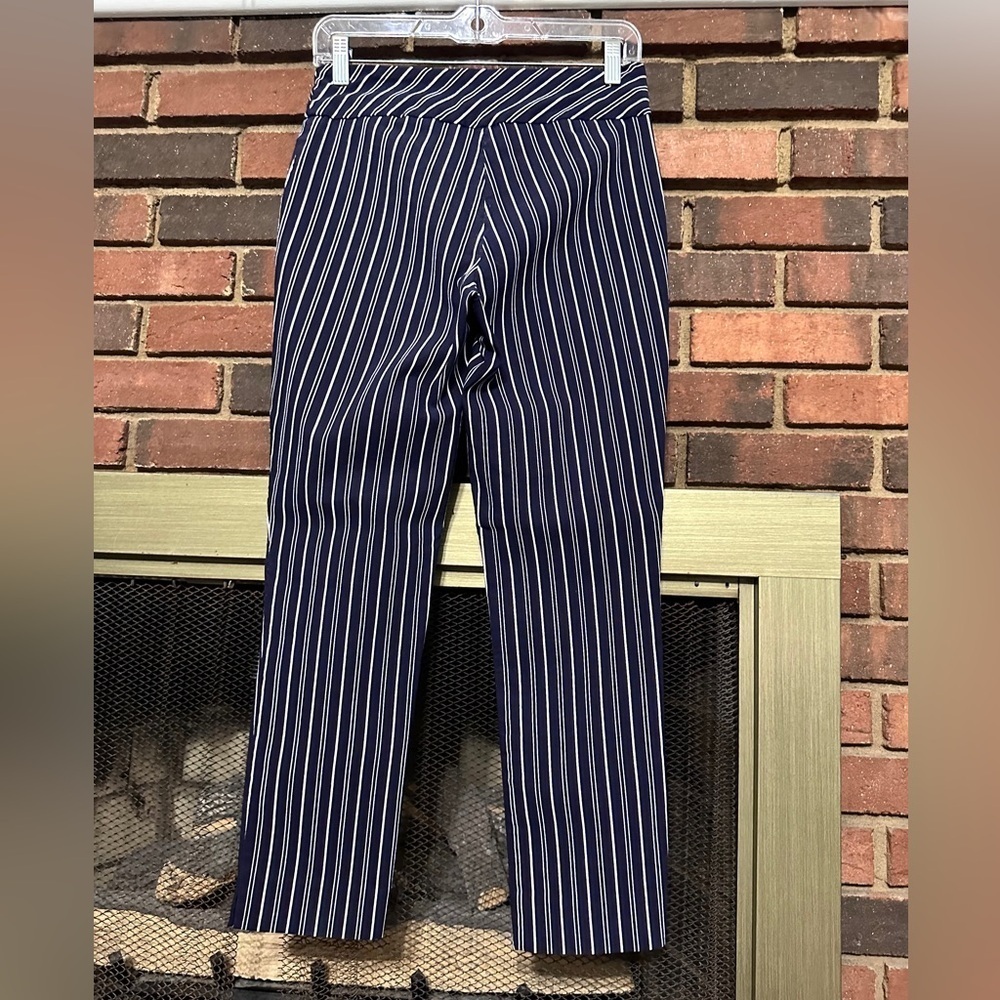 🛍️NWOT. Peck & Peck petite black with white striped stretch pants Size 4P - Picture 3 of 9